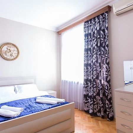 Hotel Cattaleya Batumi Exterior foto